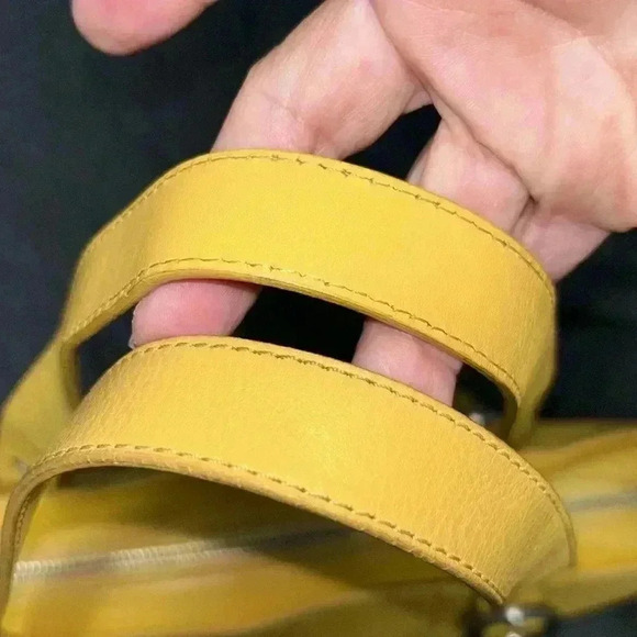Preston & York handbag, pre-loved, beautiful yellow color, excellent condition. - Picture 6 of 11